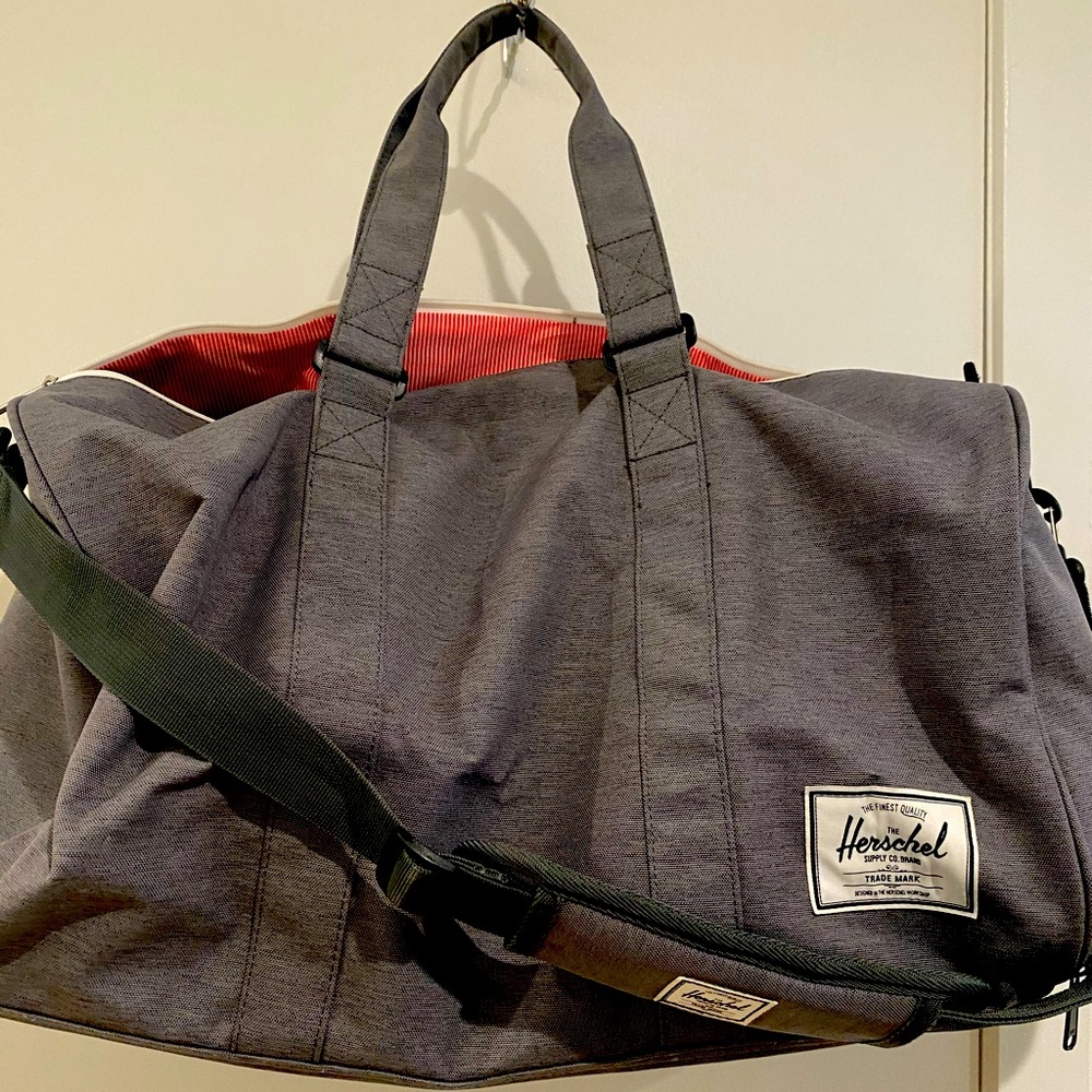Herschel duffel bag with show compartment